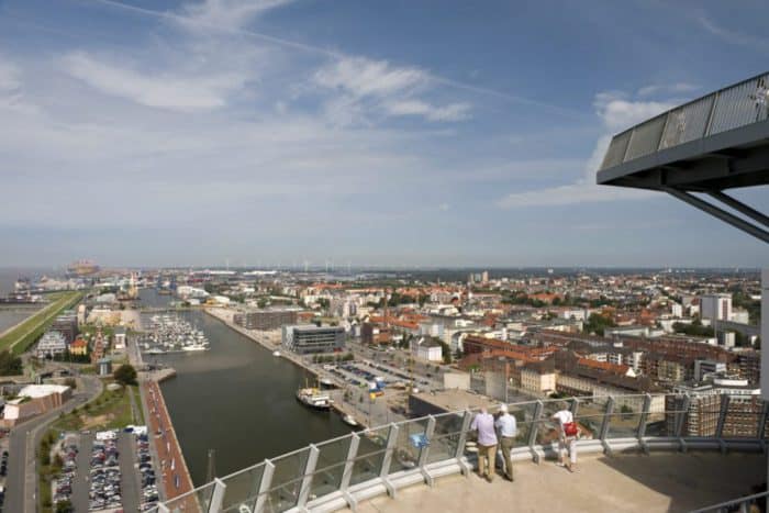 Die Aussichtsplattform vom Sail City Bremerhaven bietet einen einzigartigen Ausblick. 
