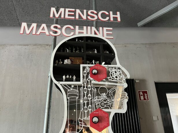 Mensch Maschine in der Phänomenta Lüdenscheid