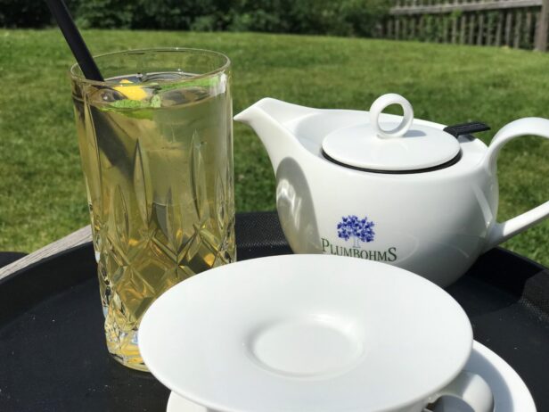 Entspannung pru bei einer guten Tasse Tee und einem kalten Getränk im Aussichtsreich Bad Harzburg.