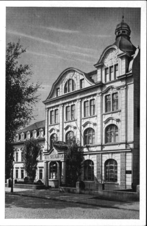 Außenfassade des Hotels um 1925