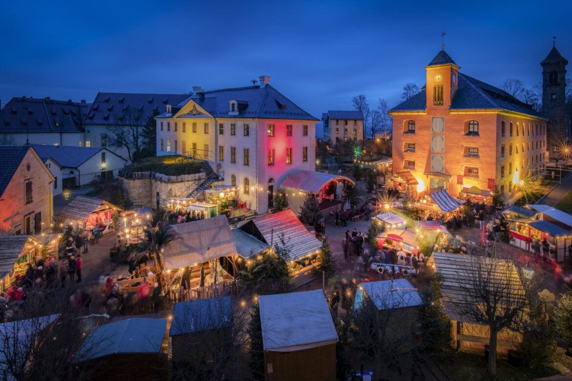 Historischer weihnachtsmarkt auf der Festung Königstein