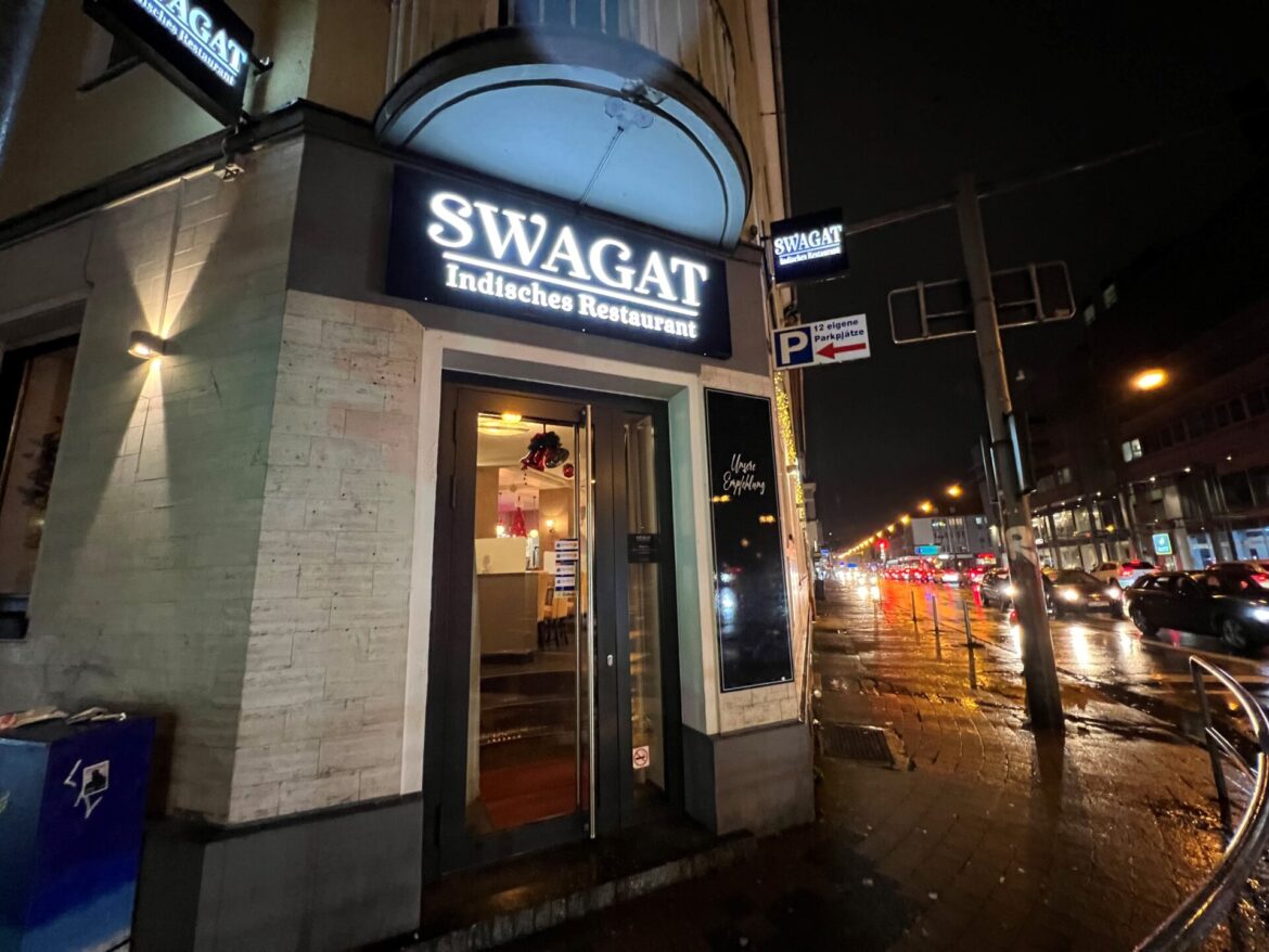 Außenansicht des idnischen Restaurants SWAGAT Siegen in der Sandstraße, gegenüber dem Kino