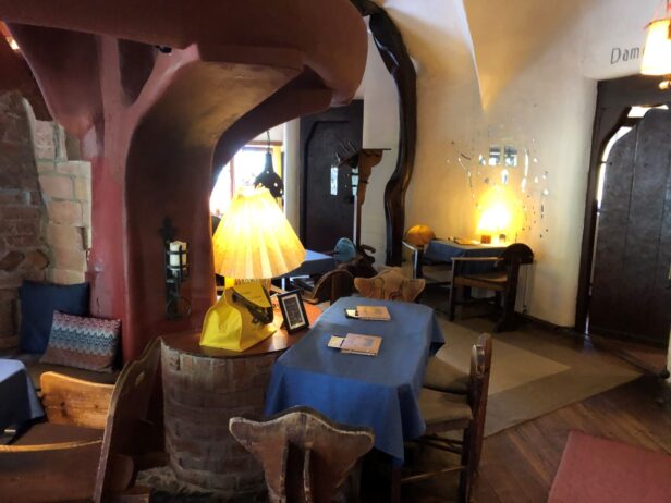 Das Café Winuwuk in Bad Harzburg ist eines der schönsten Cafés im Harz. Kaffeekultur trifft auf Kunst.