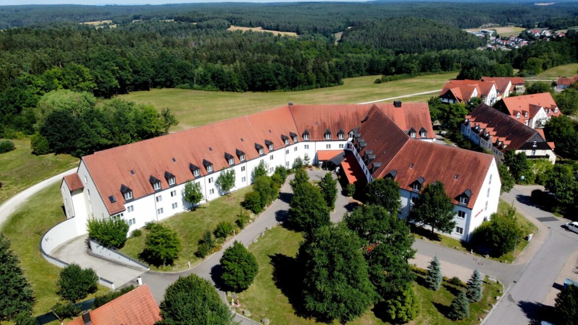Die BWH Hotels Central Europe wächst 2024 mit einem neuen Tagungs- und Ferienhotel im Oberpfälzer Wald: Das Vier-Sterne-Hotel Gut Matheshof in Rieden schließt sich der der BW Signature Collection by Best Western an und wird damit Teil der Hotelgruppe