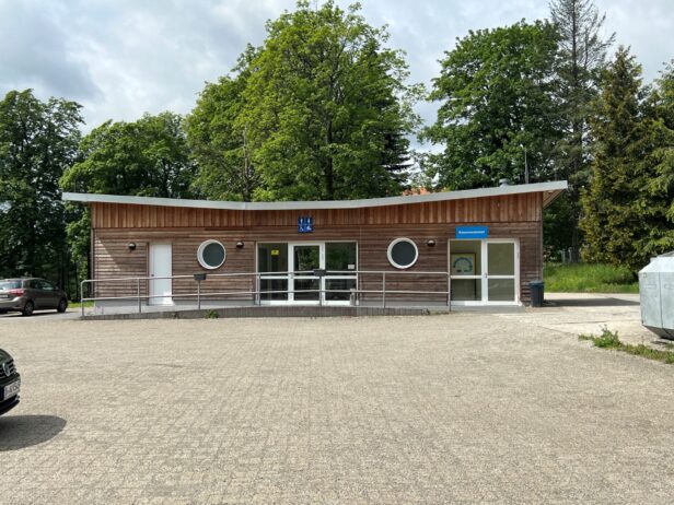 Parkmöglichkeiten Löwenzahn-Erlebnispfad und Natur-Erlebniszentrum HohneHof in Drei Annen och im Harz.