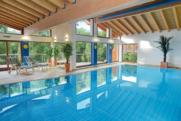 Das Hotel Sonne in Baierbronn überzeugt mit einem erstklassigen Wellness- und Spa-Bereich mit eigenem Pool Bild: Privathotesl Dr. Lohbeck