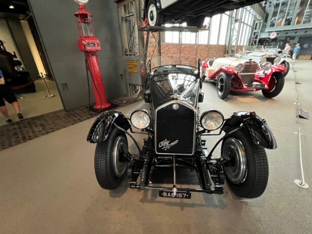 Historische Fahrzeuge im  Loh Automuseum.