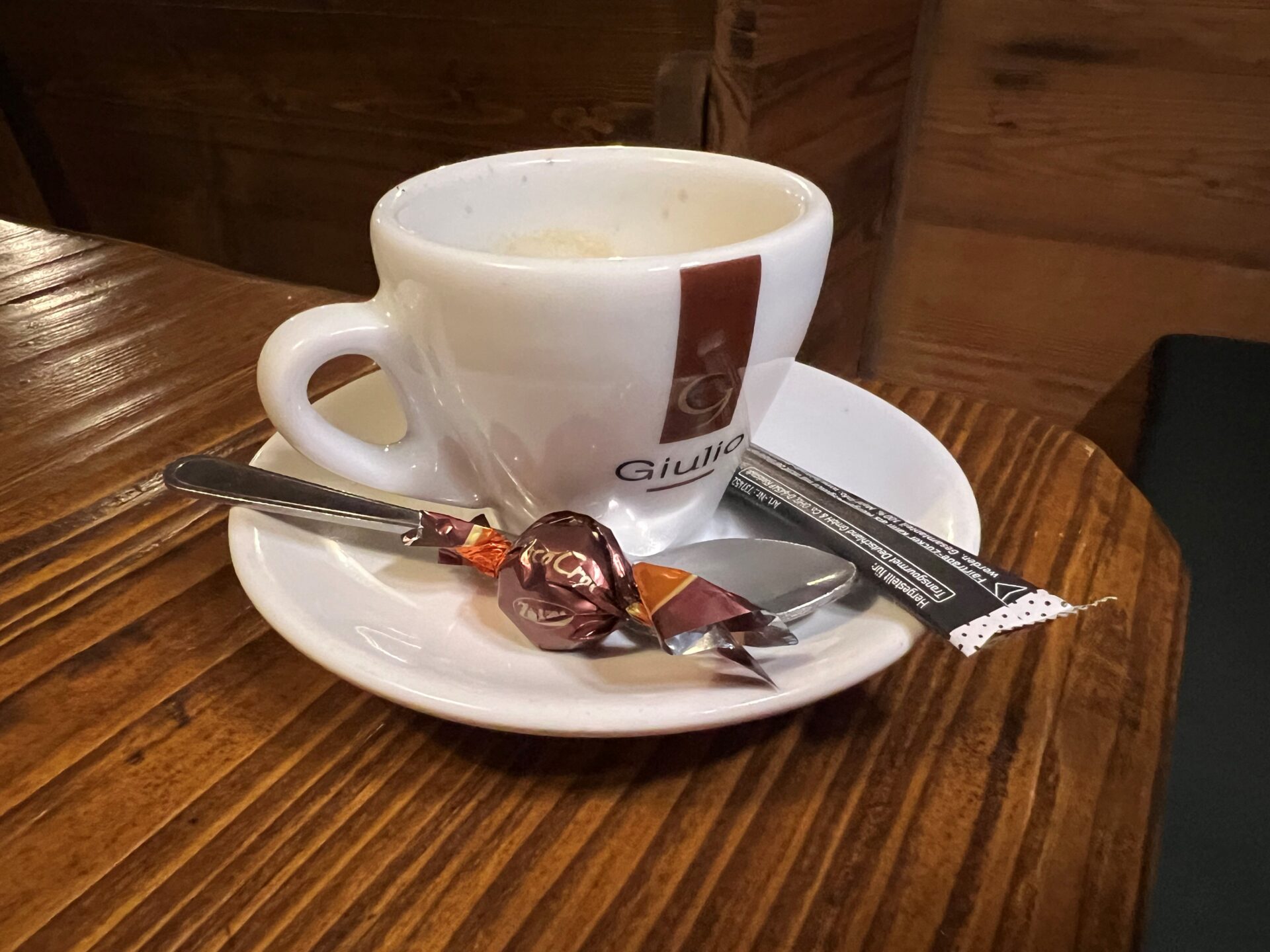 Auch der Espresso ist sehr zu empfehlen: ein guter Ausklang eines schönen Abends im Schwarzen Schaf in Siegen.