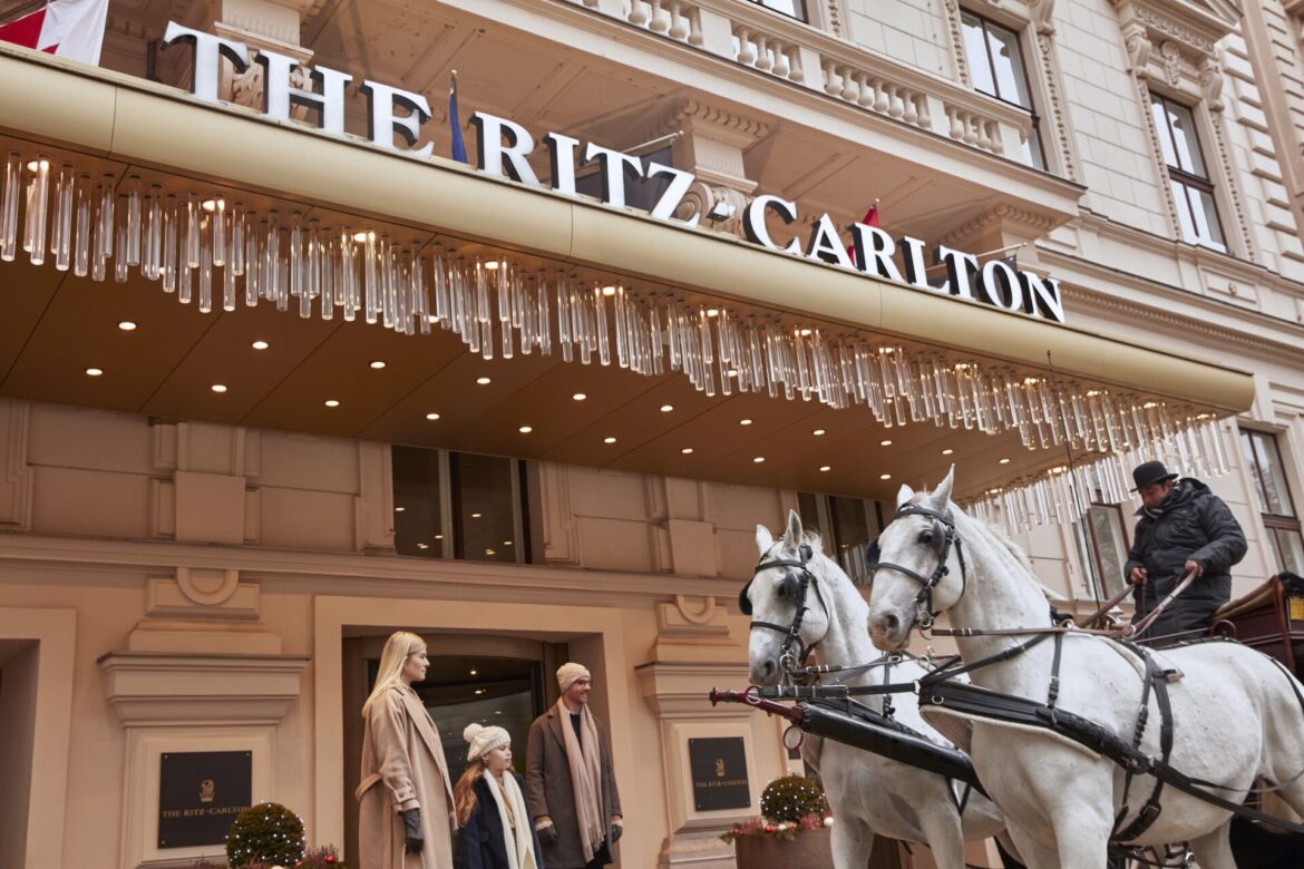 Prachtvolle Weihnachten im The Ritz-Carlton, Vienna: Die Christmas Suite ist das neue Highlight der Saison